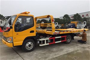 嘉兴路哪里有拖车服务