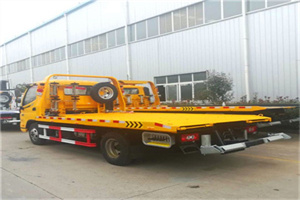 嘉兴路附近拖车救援搭电